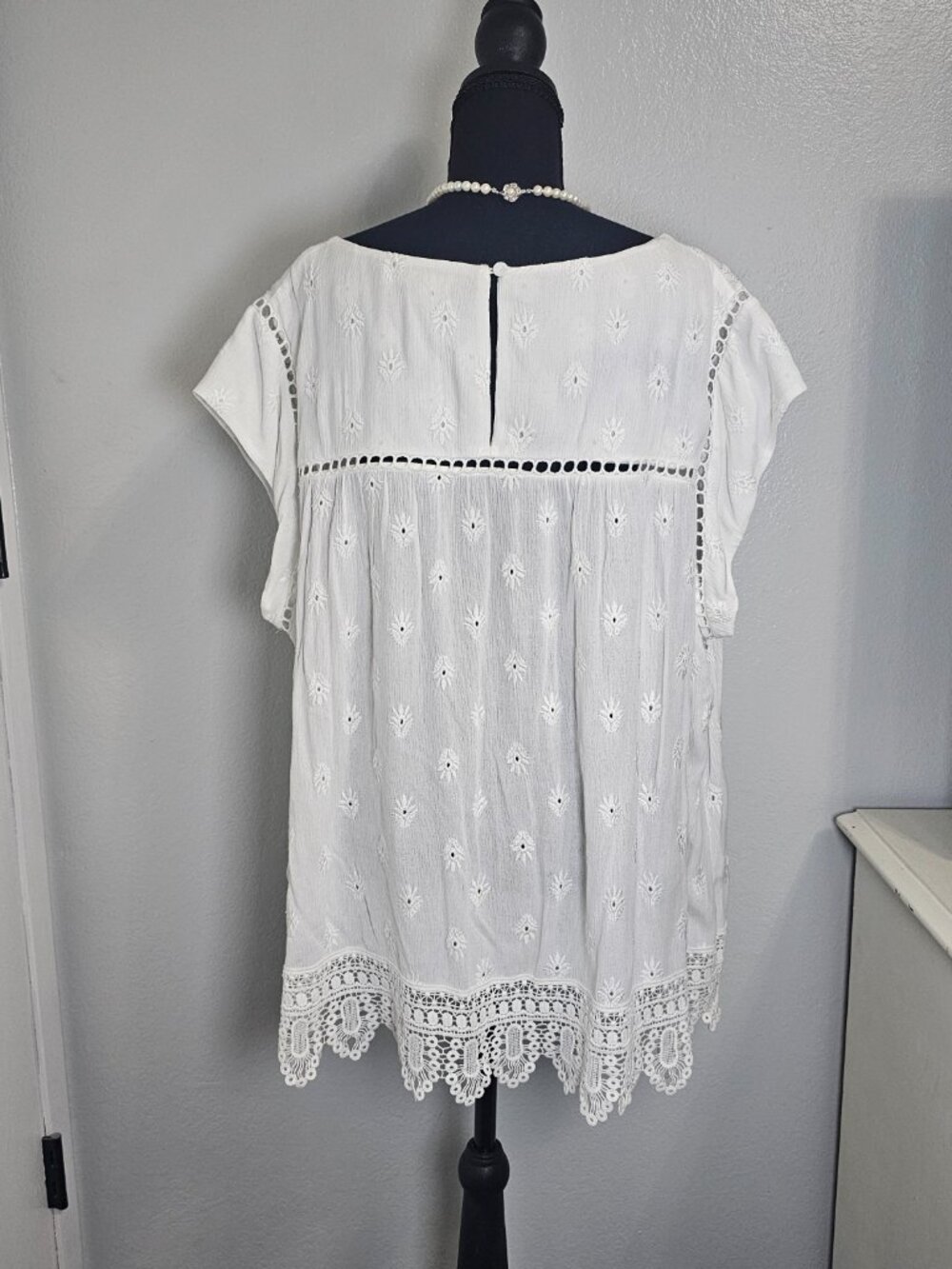 Daniel Rainn White Eyelet Lace Boho Blouse V-Neck Crochet Hem Short Sleeve 3XL - Picture 4 of 8